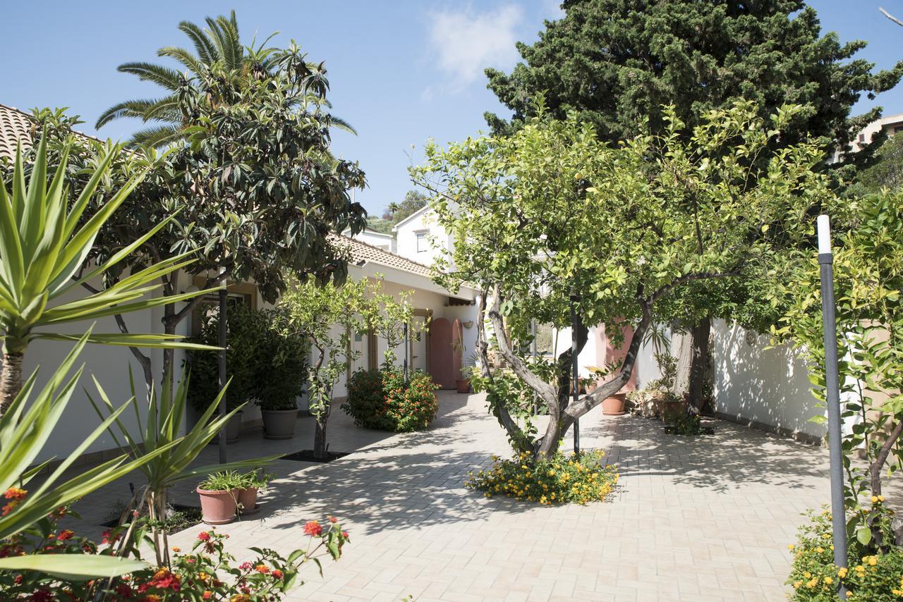 Bed and Breakfast L'Albero Porto Empedocle Exterior foto